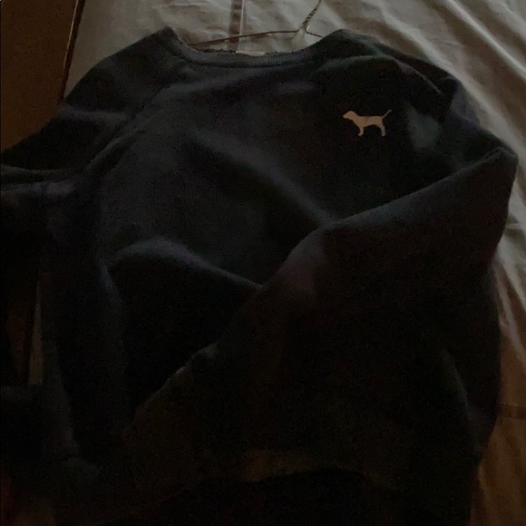 Dark gray vs pink sweatshirt - Picture 1 of 2